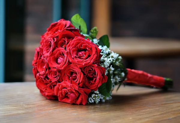 Send Fresh Flowers Online To Bring Special Love And Joy